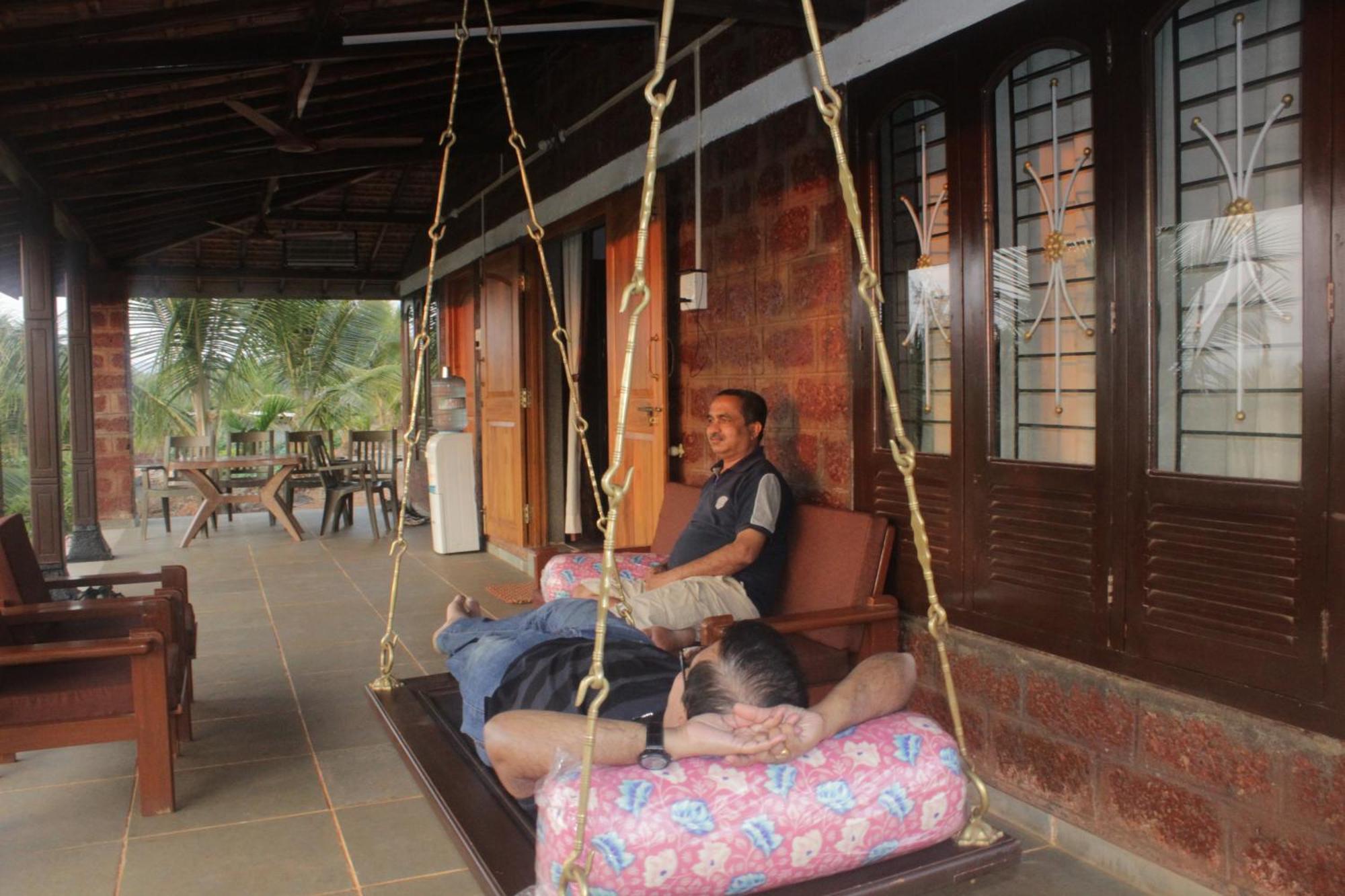 Beachfront Villas Ganpatipule Oda fotoğraf