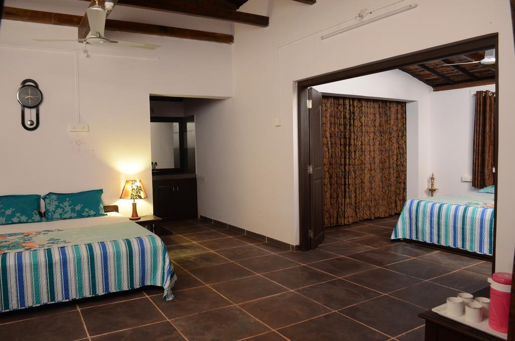 Beachfront Villas Ganpatipule Oda fotoğraf